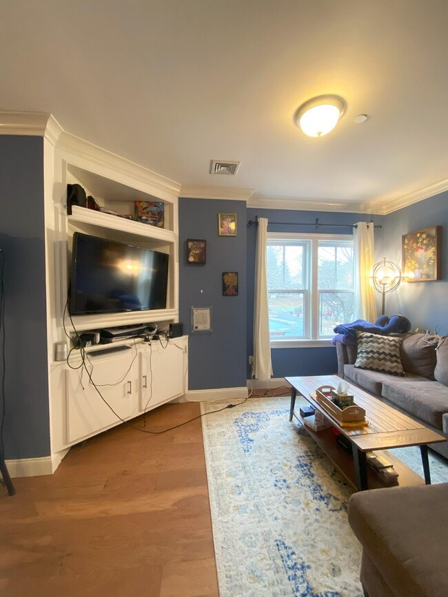 Building Photo - 121 Green St