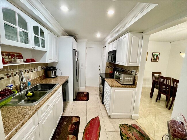 Building Photo - 6861 SW 147th Ave