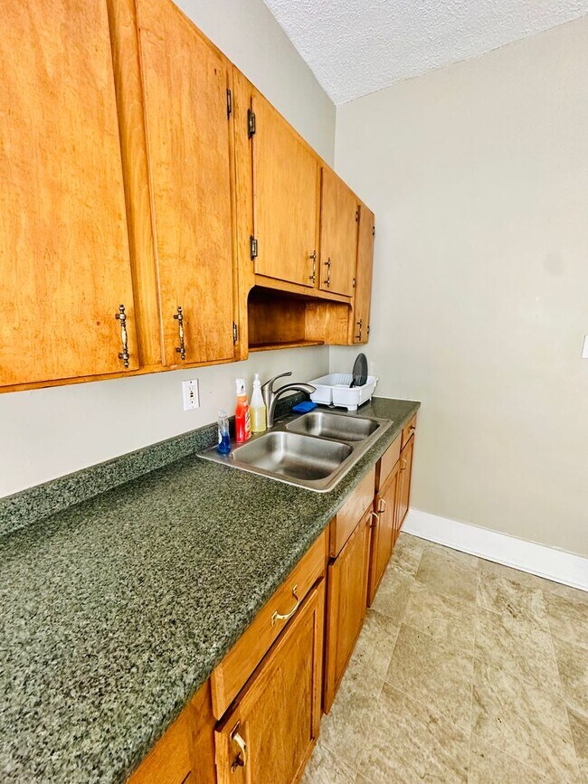 Building Photo - 2BR Corner lot house now available near Ch...