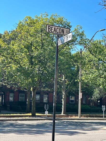 Building Photo - 8 Kilsyth Rd