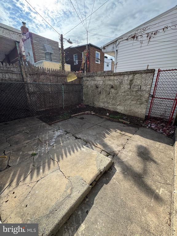 Building Photo - 2718 E Madison St