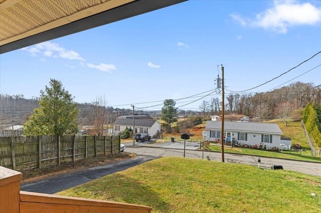 Building Photo - 1471 E State St