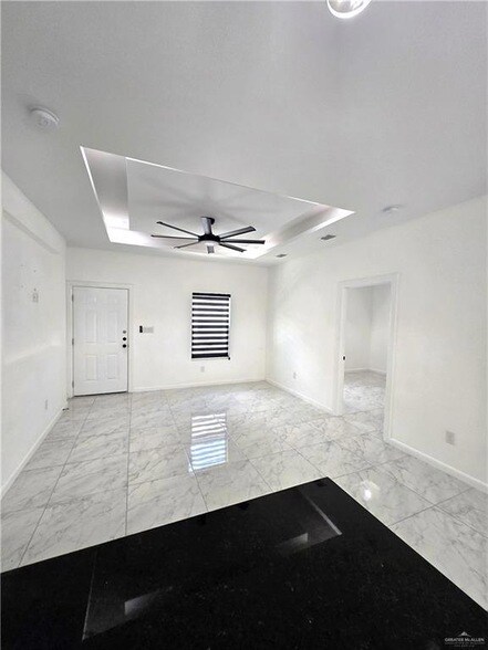 Building Photo - 1006 N Woodson Ave