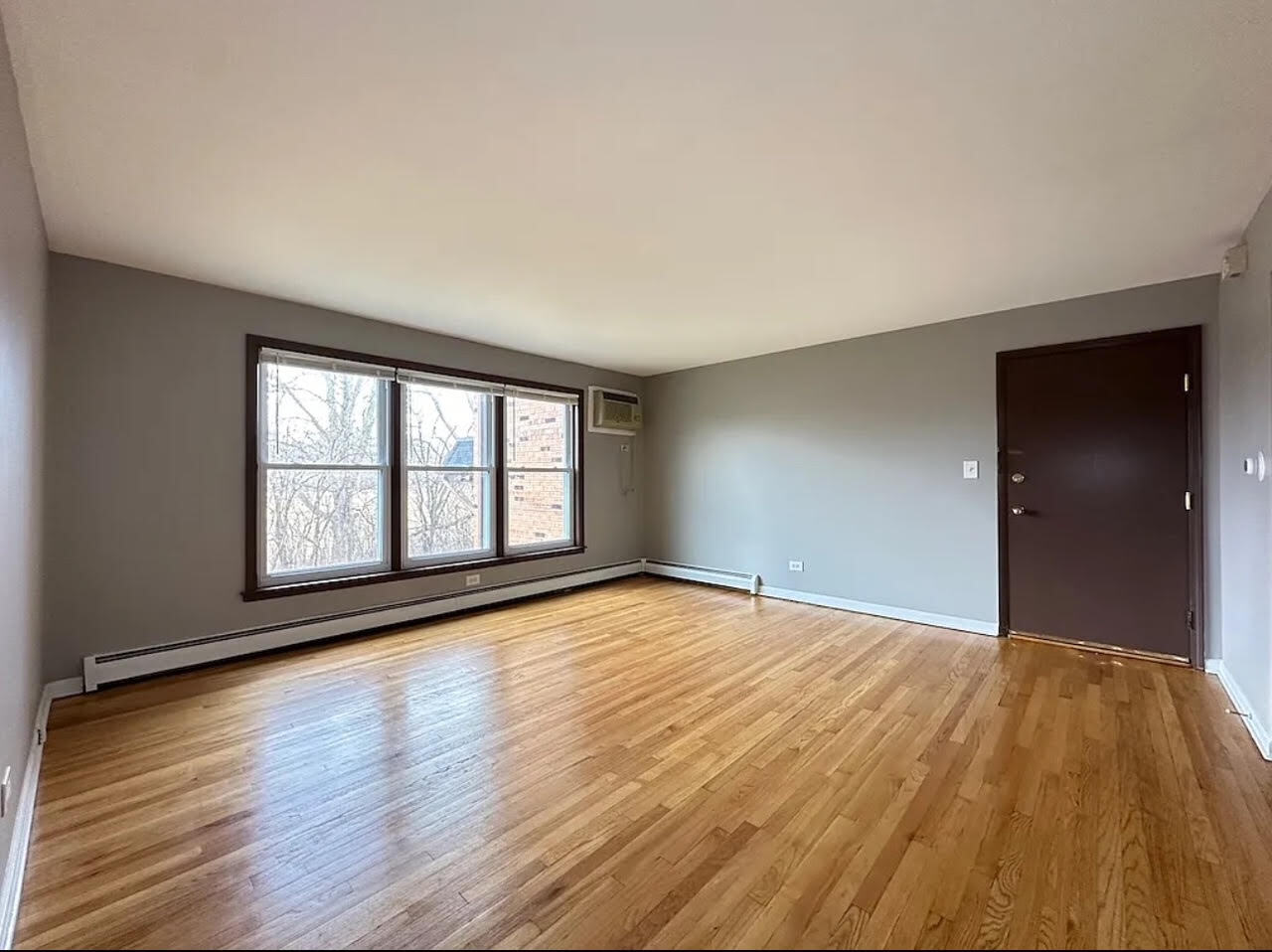 Building Photo - 440 W Stevens Dr