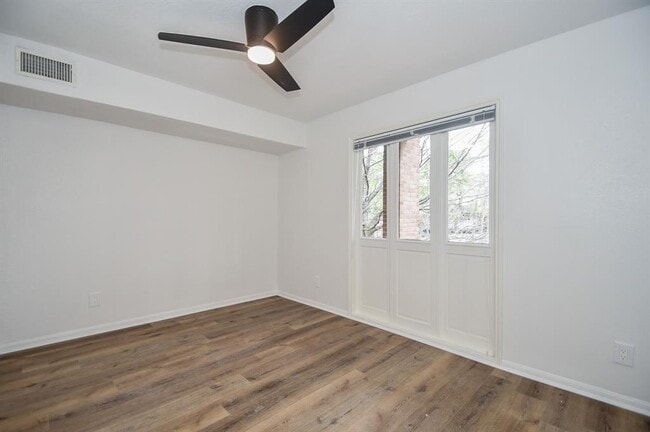 Building Photo - 6529 Bayou Glen Rd