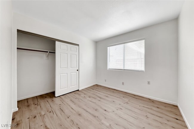 Building Photo - 6405 Break Point Ave