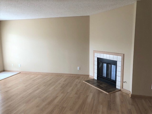 Lounge a - 240 S Broadway
