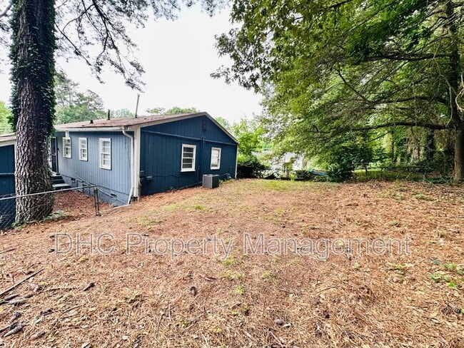 Building Photo - 2637 Santa Monica Dr NW