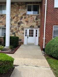 Building Photo - 1302 Rockland Ave