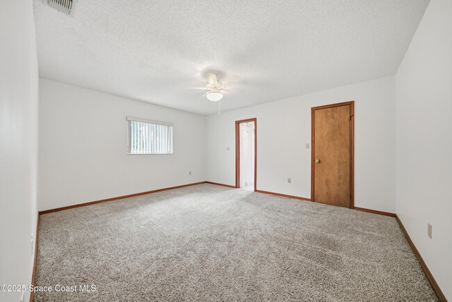 Building Photo - 2108 Rosewood Dr