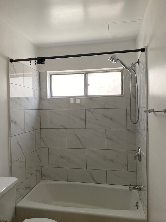 Building Photo - 5457 Laurel Canyon Blvd