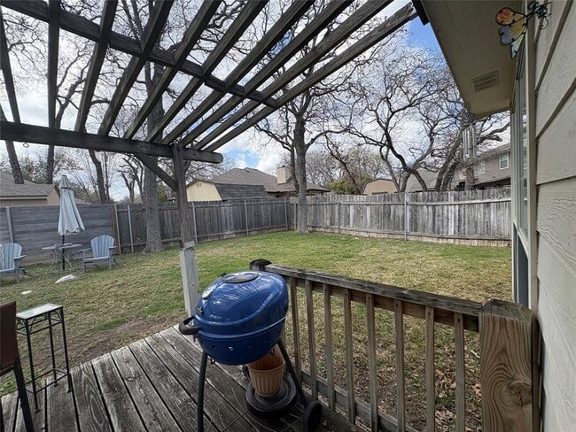 Building Photo - 113 Canyon Rd