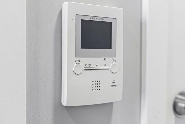 Building Photo - 95 Broadway