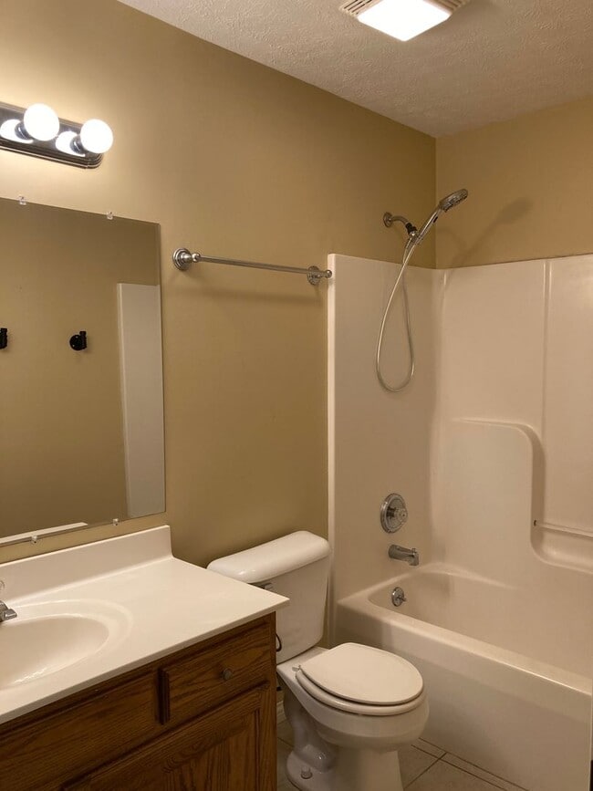 Building Photo - 121 Chevy Chase Pl