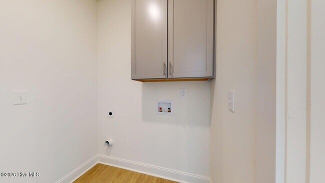 Building Photo - 209 N Alma St