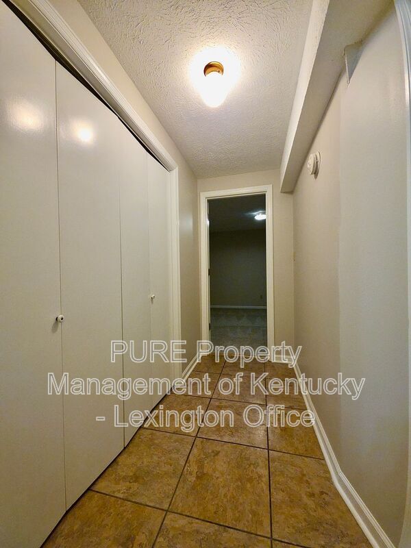 Building Photo - 3462 Lansdowne Dr