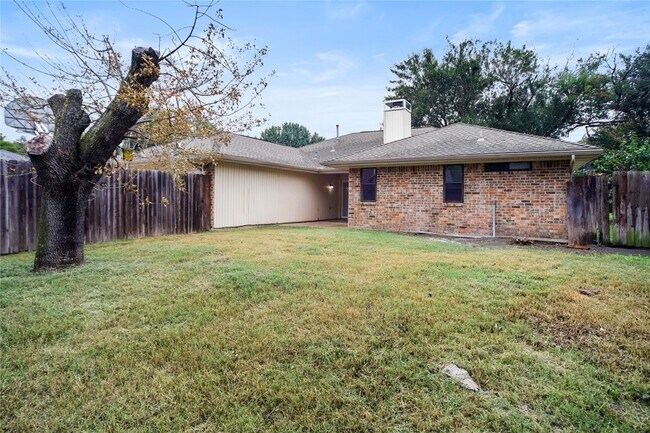 Building Photo - 1637 Stroud Ln