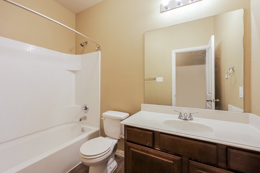 Building Photo - 7681 Hollow Point Dr