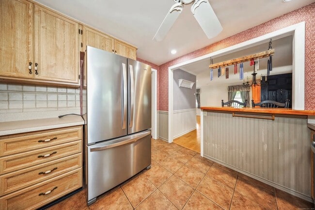 Building Photo - 70 Cold Spring Cir