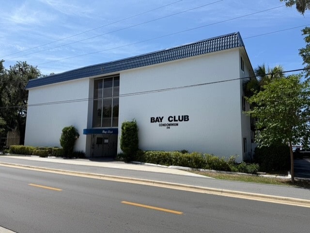 Building Photo - 316 Cherry St