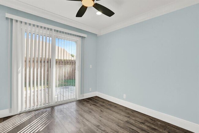 Building Photo - 10548 Boca Entrada Blvd