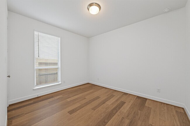 Building Photo - 122 Sierra Strm Ln