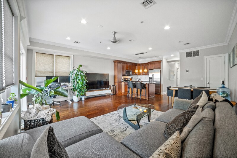 Building Photo - 180 19th St