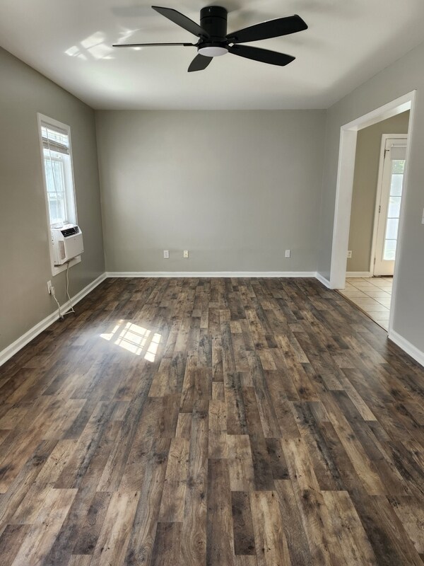 Building Photo - 43 Derby Ln