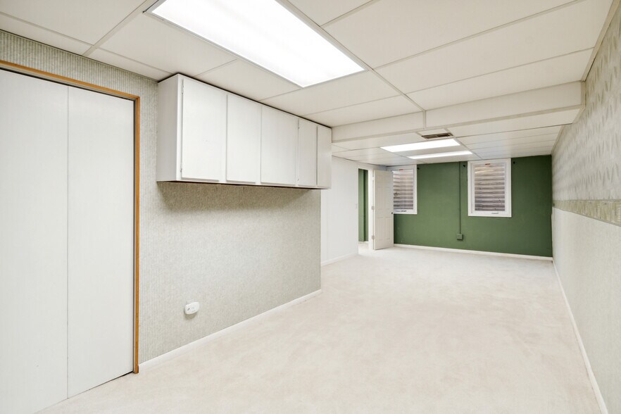 Building Photo - 1200 S Monaco Street Pky