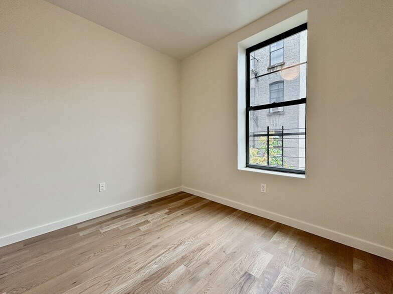 Building Photo - 524 W 134th St