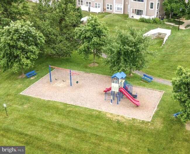 Building Photo - 7745 Chatfield Ln