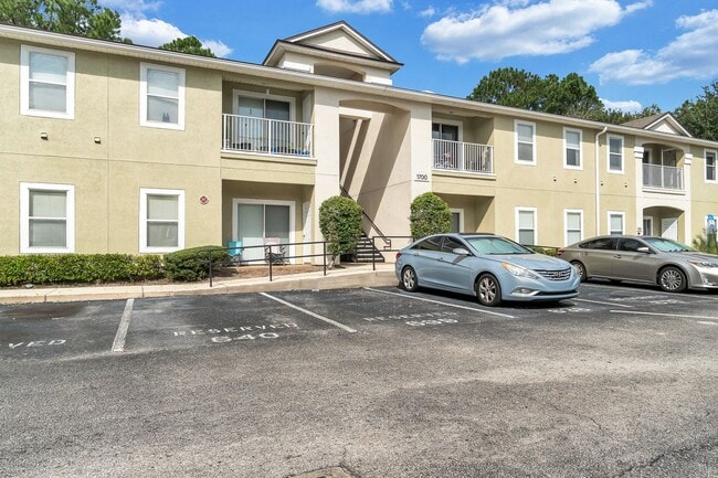 Building Photo - 7920 Merrill Rd