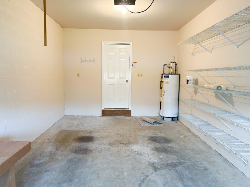 Building Photo - 21 Oakgrove Ln