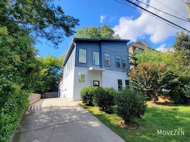Building Photo - 1121 N Alexander St