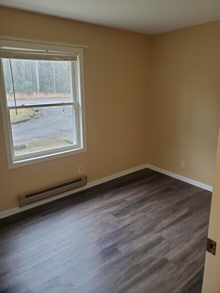Building Photo - 47428 Sewell Rd