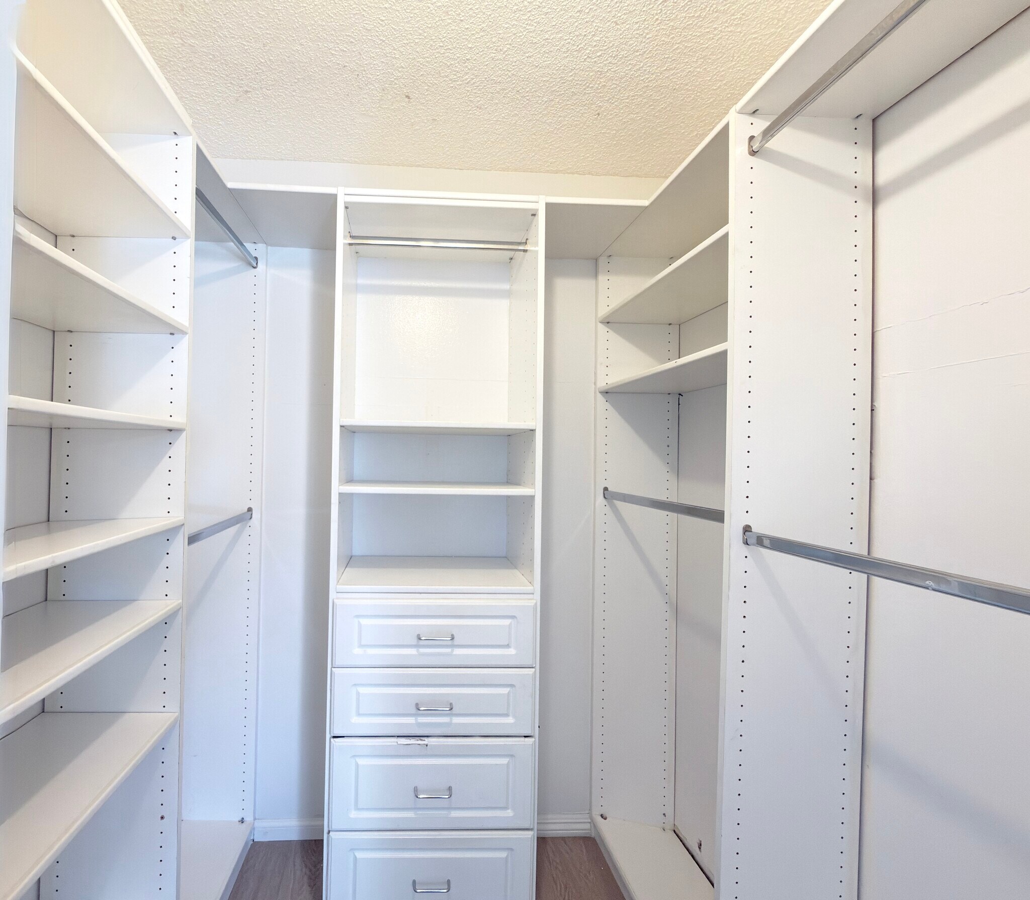 Building Photo - 20930 Parthenia St