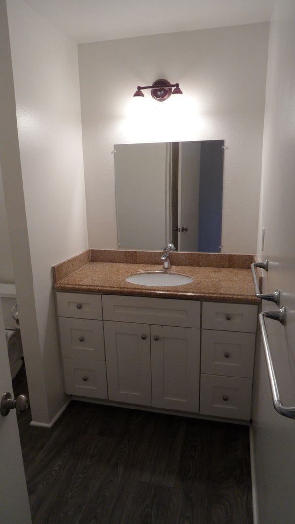 Building Photo - 640 S Fashion Park St