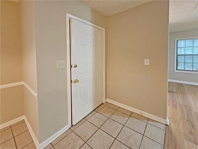 Building Photo - 2752 Northwood Ct