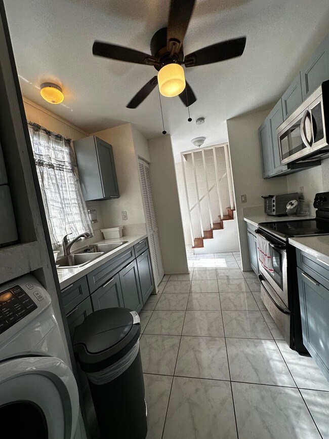 Building Photo - 3/1 Kulana Townhouse
