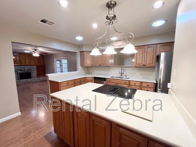 Building Photo - 2661 Hoover Ct