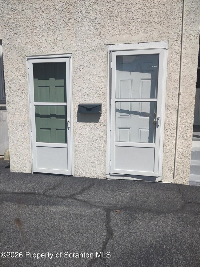 Building Photo - 1019 Delaware St