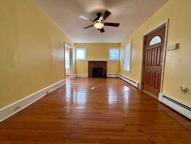 Building Photo - 112 W Highland Ave