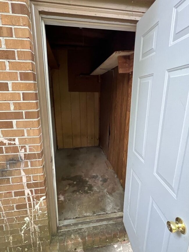 Building Photo - Great 2 bedroom 1 bath ranch duplex Ready Now!!!