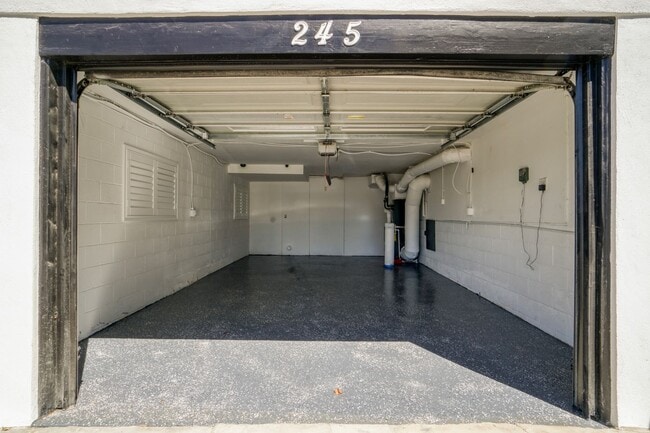 Building Photo - Updated three bed two bath house in Thousand Oaks with attached garage