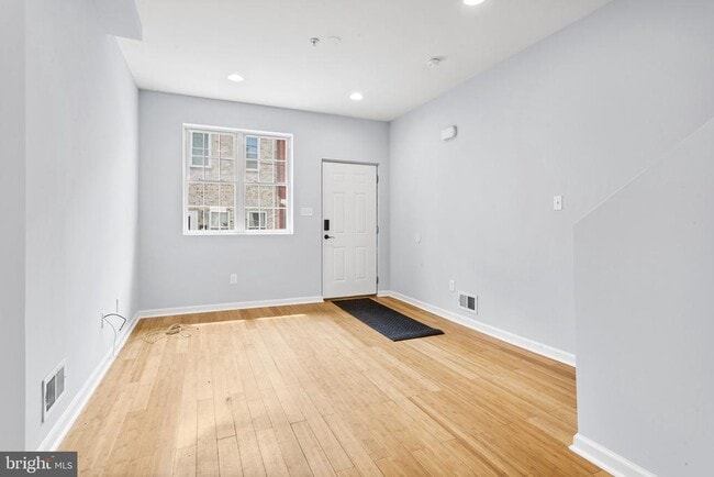 Building Photo - 2139 Latona St