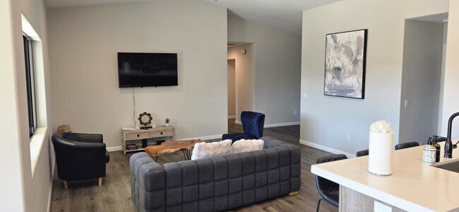 Building Photo - 8160 Palomar Ave