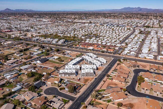 Building Photo - 432 S 32nd St