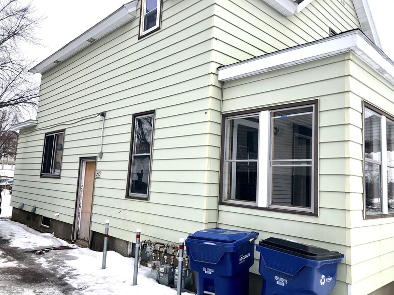 Building Photo - 509 13th St S