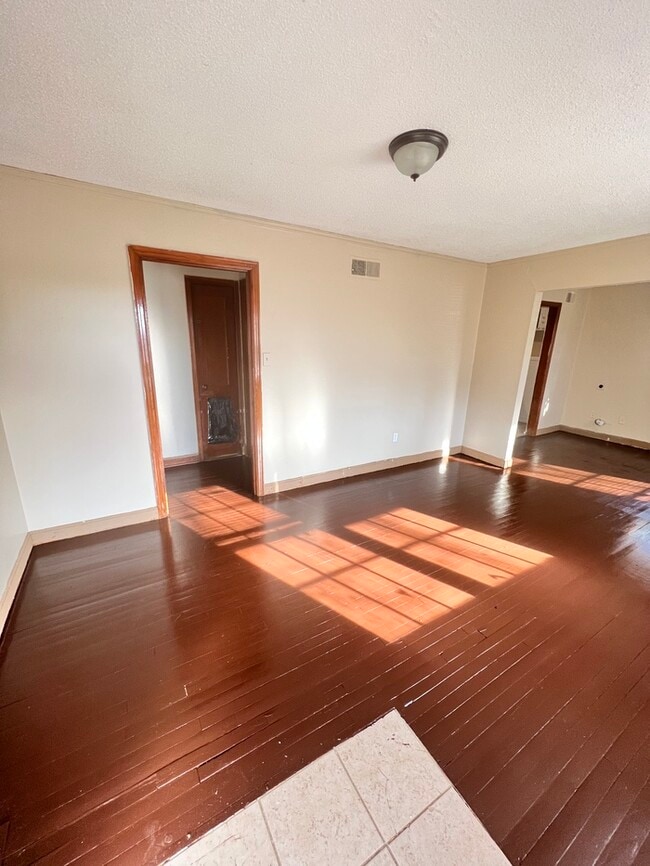 Building Photo - Great Home For Rent