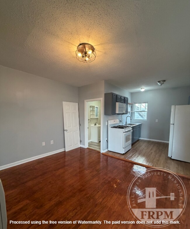 Building Photo - 1879 N Main St